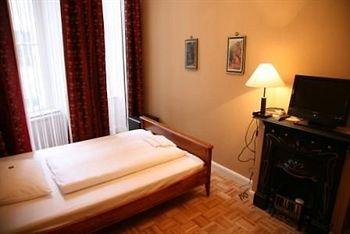 Hotel-maison Am Olivaer Platz 3* Berlim